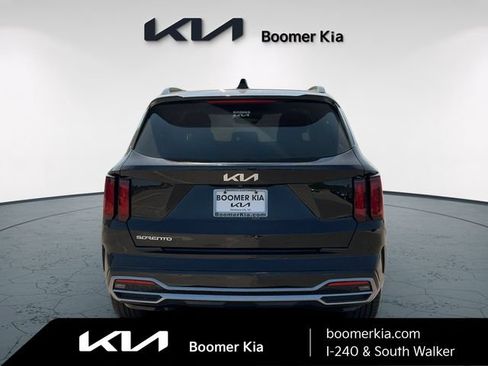 Certified 2023 Kia Sorento S w/ Panoramic Sunroof Package FWD image 6