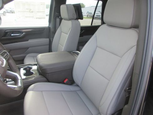 New 2026 GMC Yukon Elevation w/ Elevation Premium Package AWD/4WD image 11