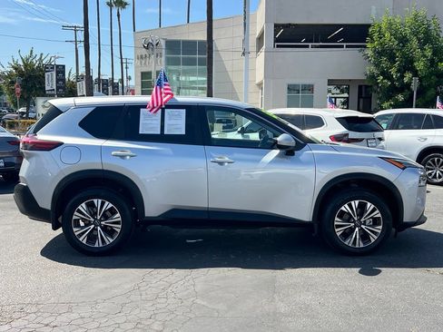 Used 2023 Nissan Rogue SV FWD image 9