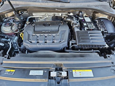 Used 2020 Volkswagen Tiguan SE image 32