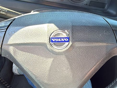 Used 2006 Volvo S60 2.5T image 6