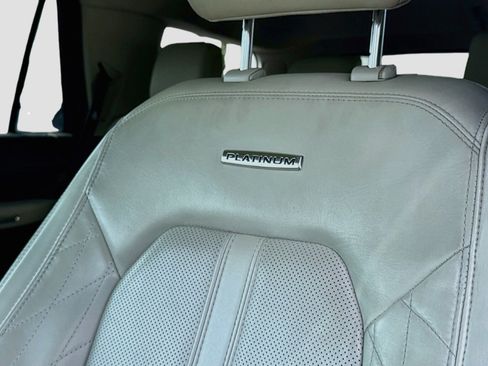 Used 2019 Ford Expedition Platinum AWD/4WD image 21