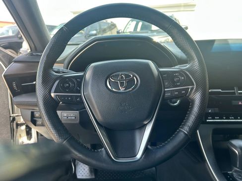 Used 2021 Toyota Avalon XLE image 16