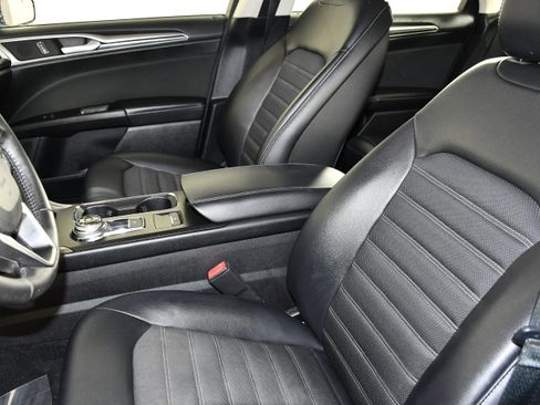 Used 2017 Ford Fusion SE w/ Equipment Group 201A FWD image 36