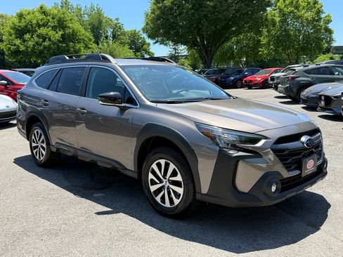 Certified 2024 Subaru Outback Premium AWD/4WD image 4