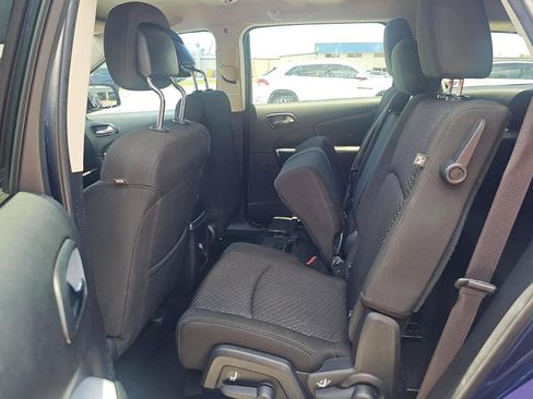Used 2019 Dodge Journey SE FWD image 11