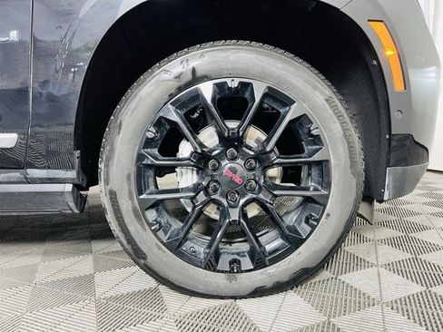 Used 2025 GMC Yukon Denali image 6