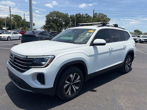 Used 2024 Volkswagen Atlas SE FWD image 3