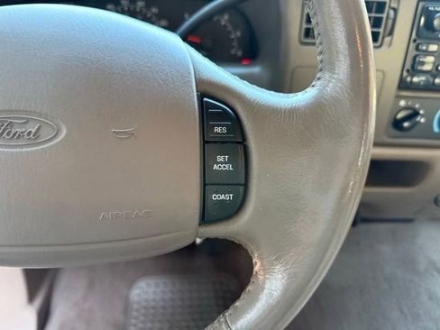 Used 2000 Ford F250 Lariat image 16