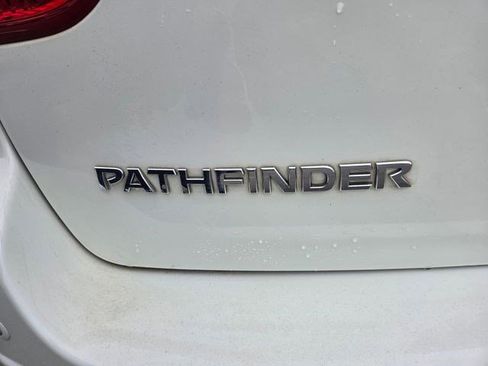 Used 2018 Nissan Pathfinder SV AWD/4WD image 25