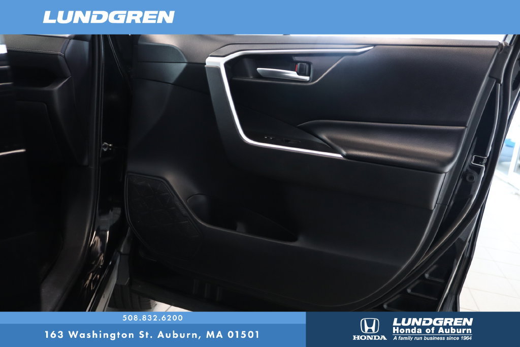 Used 2019 Toyota RAV4 XLE AWD/4WD image 14