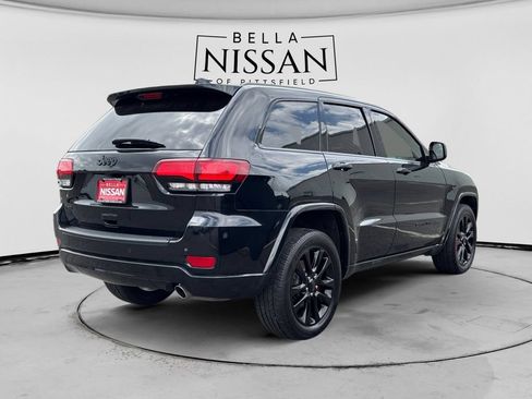Used 2018 Jeep Grand Cherokee Altitude AWD/4WD image 5
