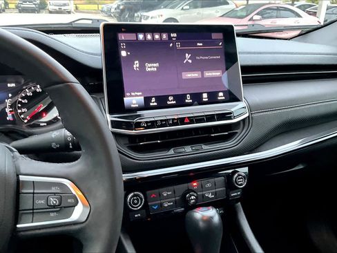 Used 2023 Jeep Compass Altitude image 6