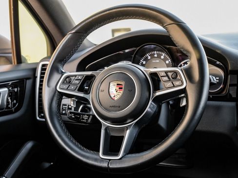 Used 2020 Porsche Cayenne image 15