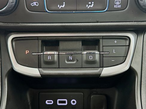 Used 2023 GMC Terrain SLE w/ Elevation Edition image 23