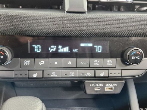 Used 2026 Subaru Outback Premium AWD/4WD image 32