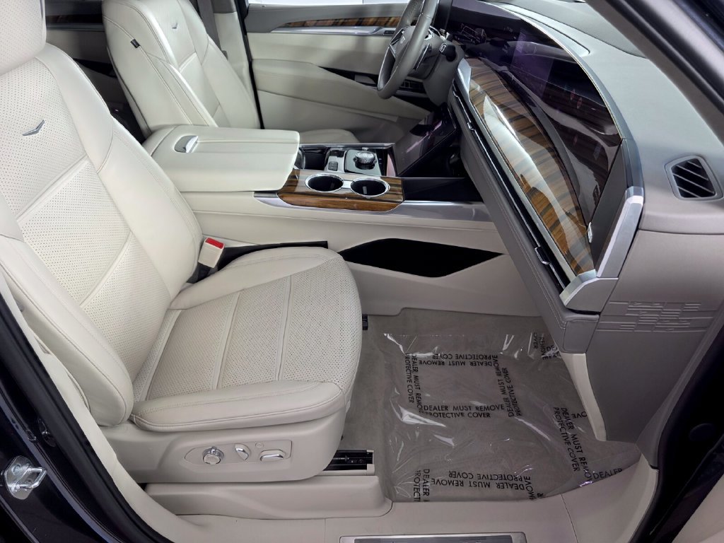 Used 2025 Cadillac Escalade ESV Sport Platinum AWD/4WD image 31