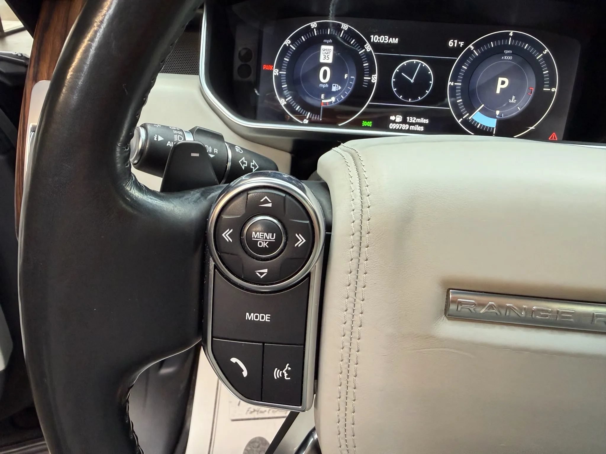 Used 2017 Land Rover Range Rover HSE AWD/4WD image 24