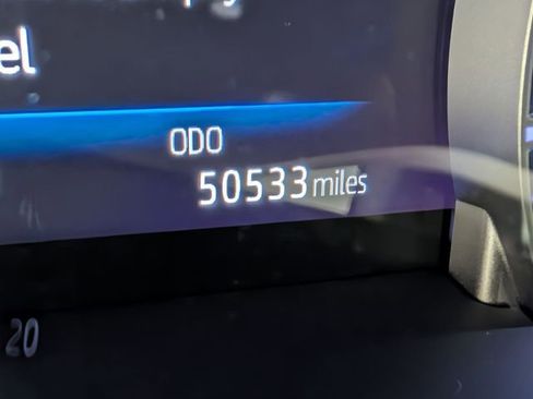 Used 2023 Toyota Highlander XLE image 19