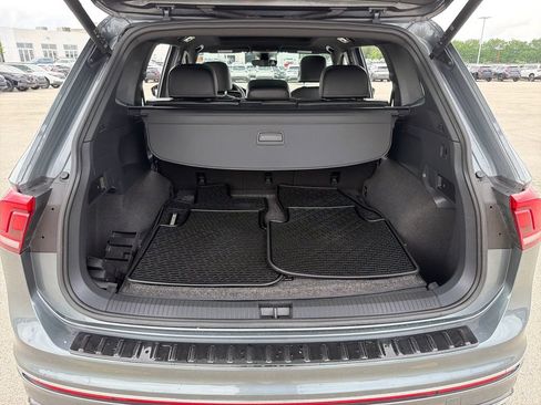 Certified 2022 Volkswagen Tiguan SEL R-Line AWD/4WD image 30