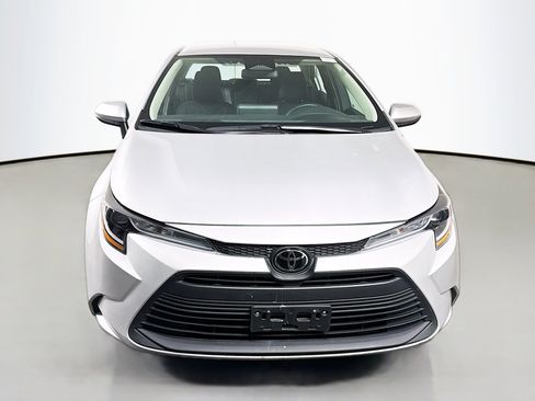 Used 2024 Toyota Corolla LE image 2