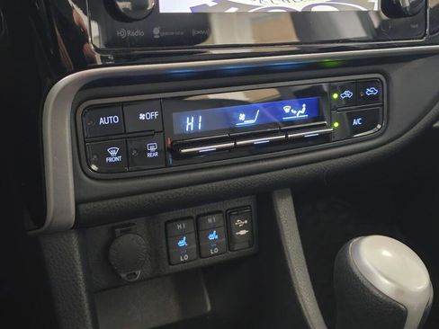 Used 2017 Toyota Corolla XLE w/ Carpet Mat Package (TMS) image 31