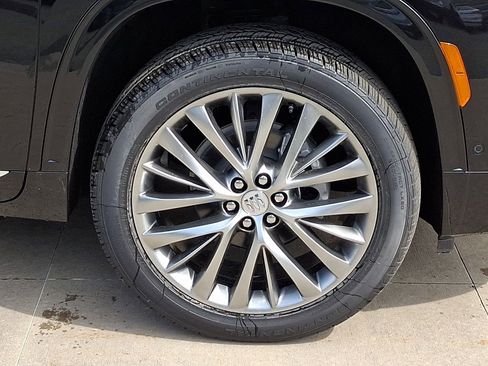 New 2026 Buick Enclave Avenir w/ Super Cruise Package AWD/4WD image 8