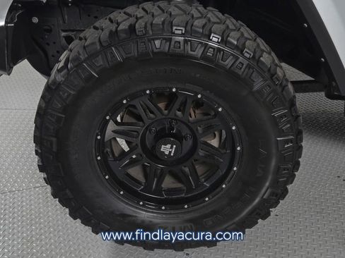 Used 2023 Jeep Gladiator Overland image 11