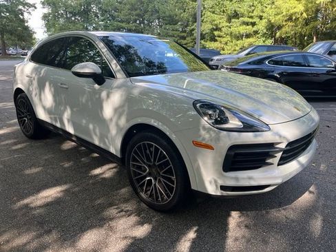 Used 2021 Porsche Cayenne Coupe AWD/4WD image 2