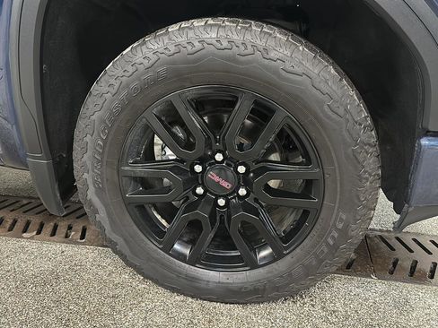 Used 2022 GMC Sierra 1500 Elevation image 10