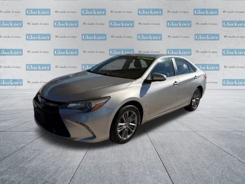 Used 2017 Toyota Camry SE image 4