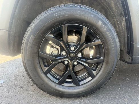 Certified 2024 Jeep Grand Cherokee Altitude AWD/4WD image 46