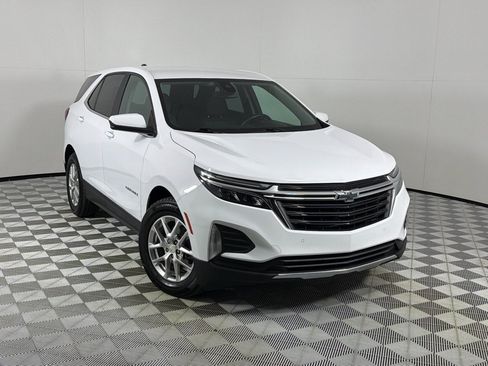 Used 2022 Chevrolet Equinox LT FWD image 2