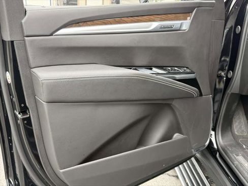 Used 2025 Cadillac Escalade ESV Sport Platinum AWD/4WD image 19
