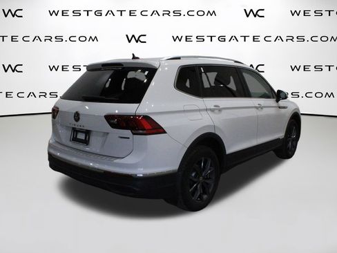 Used 2022 Volkswagen Tiguan SE image 41
