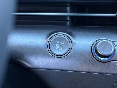 Certified 2025 Hyundai Kona SEL image 24