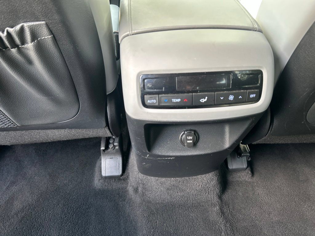Used 2024 Hyundai Palisade SEL FWD image 28
