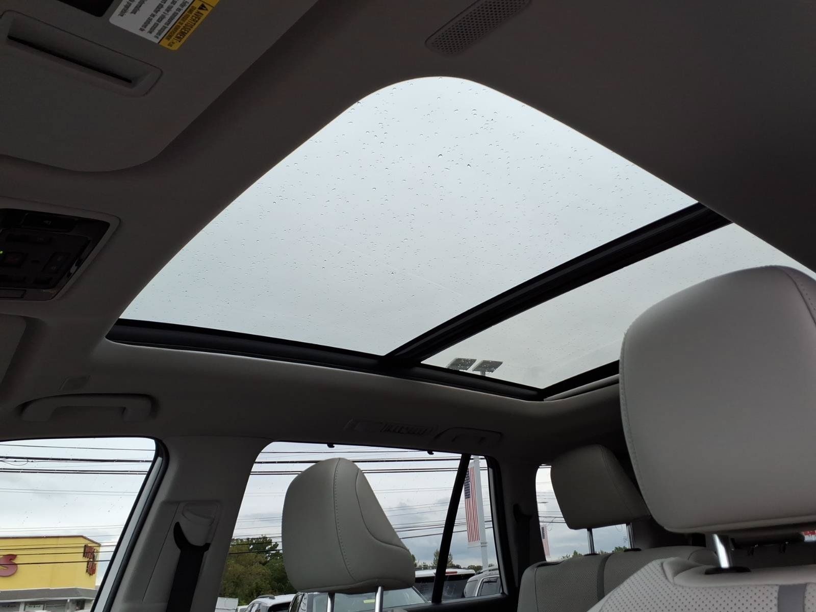 Used 2024 Toyota Grand Highlander AWD image 11