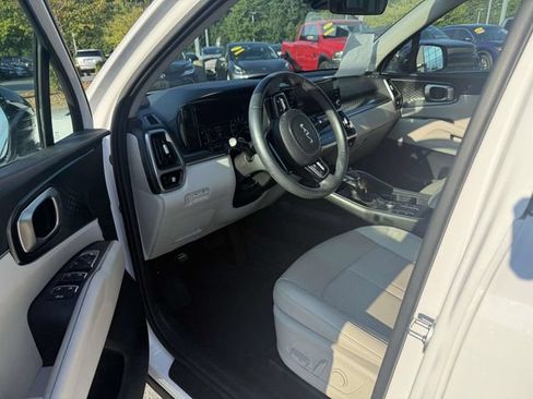 Certified 2023 Kia Sorento S w/ Panoramic Sunroof Package FWD image 4