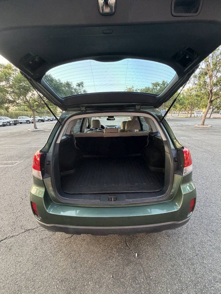Used 2014 Subaru Outback 2.5i w/ Alloy Wheel Package AWD/4WD image 12