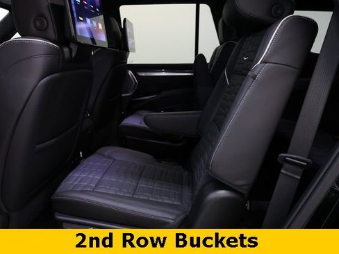 Used 2025 Cadillac Escalade V image 18