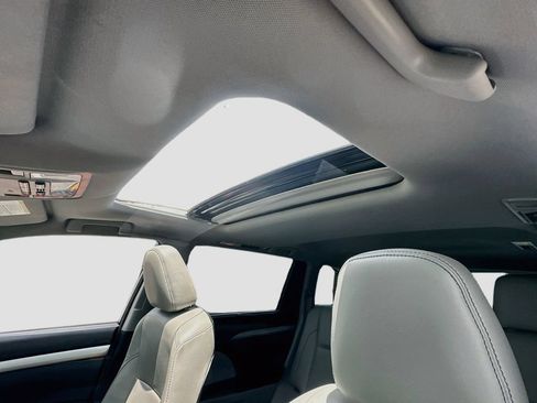Used 2017 Toyota Highlander XLE FWD image 22