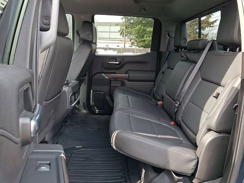 Used 2022 GMC Sierra 1500 SLT w/ SLT Premium Package AWD/4WD image 11