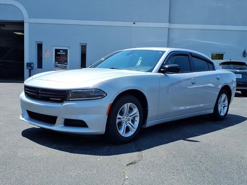 Used 2023 Dodge Charger SXT RWD image 4