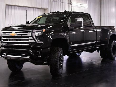 New 2026 Chevrolet Silverado 3500 High Country w/ High Country Premium Package image 3