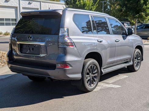 Used 2023 Lexus GX 460 Premium image 3