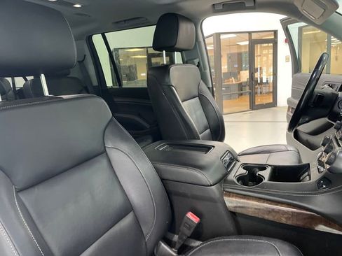 Used 2018 Chevrolet Suburban LT image 14
