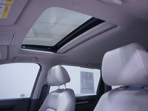 Used 2024 Honda CR-V EX-L image 8