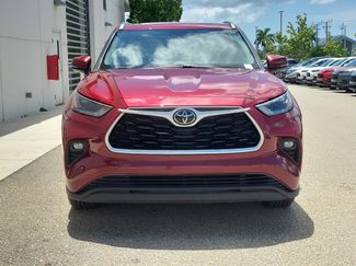 Used 2021 Toyota Highlander XLE FWD video 2