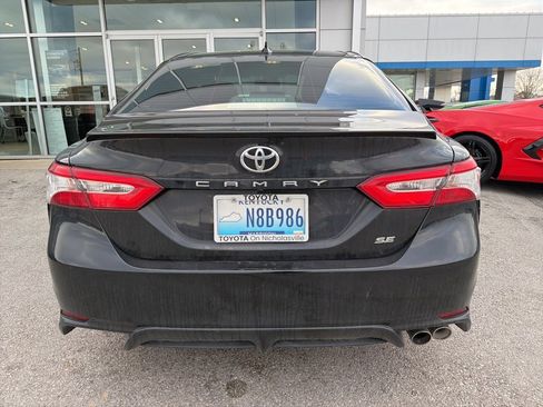 Used 2020 Toyota Camry SE image 5